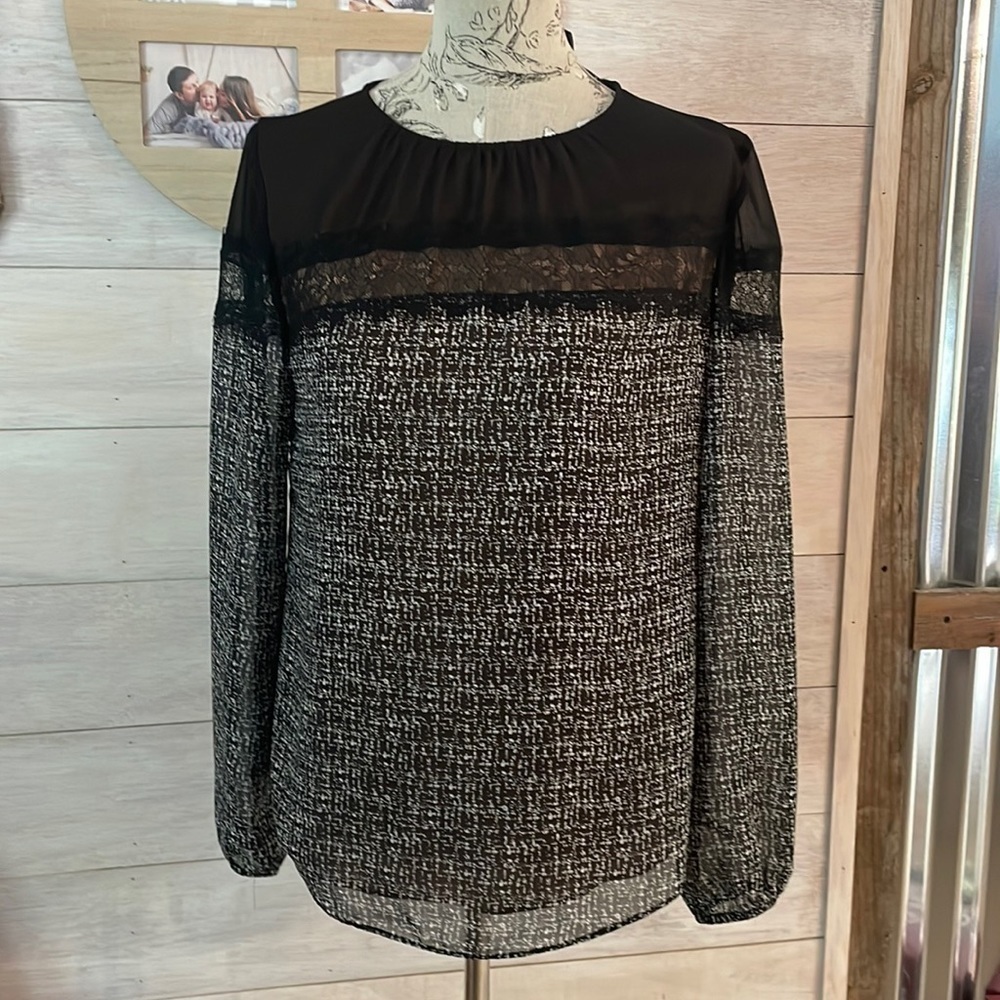 Whbm Black White Top 6